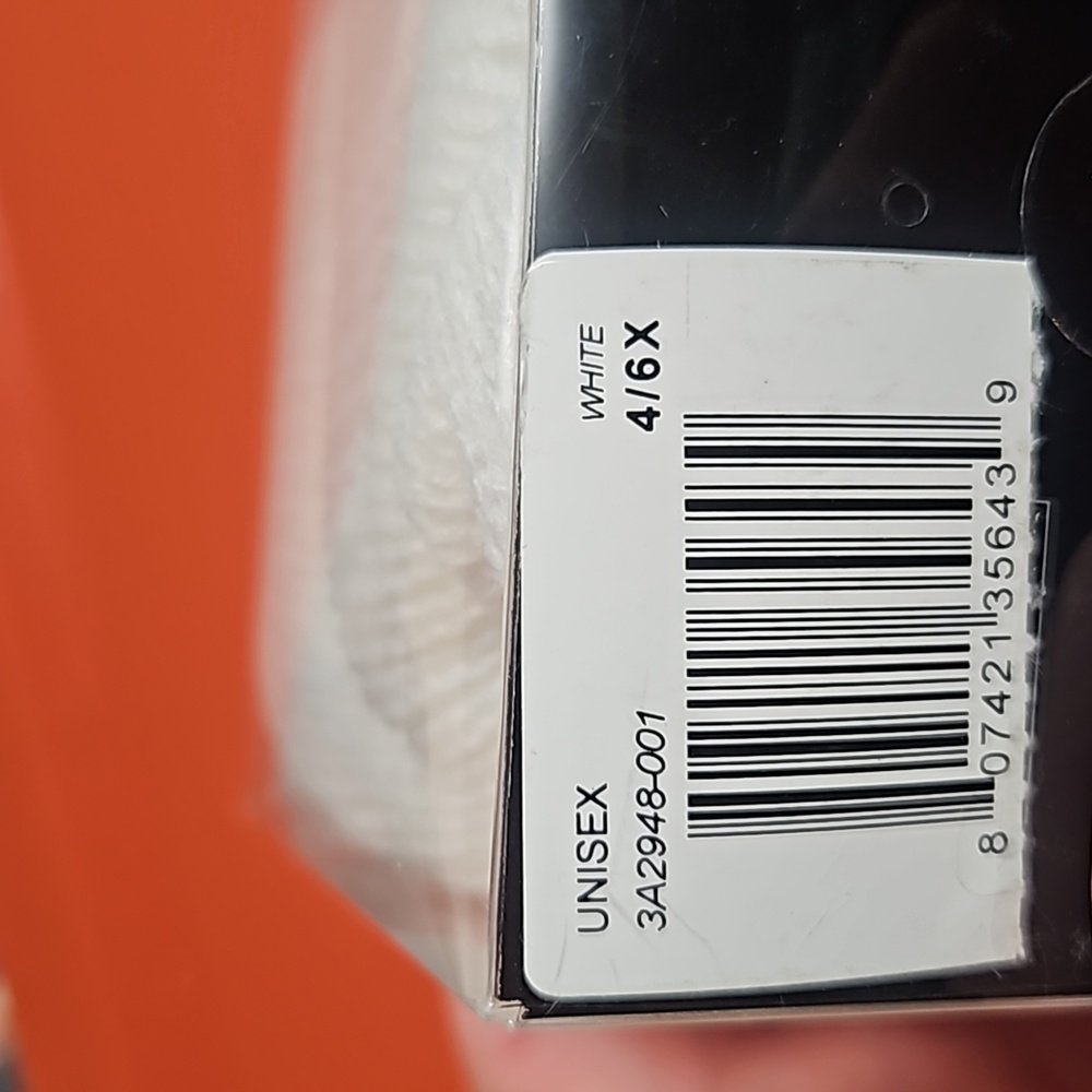 Nike Toddler Futura Lurex Pom Beanie: WHITE: NEW IN PACKAGE: CHILD 4/6X - Picture 3 of 3